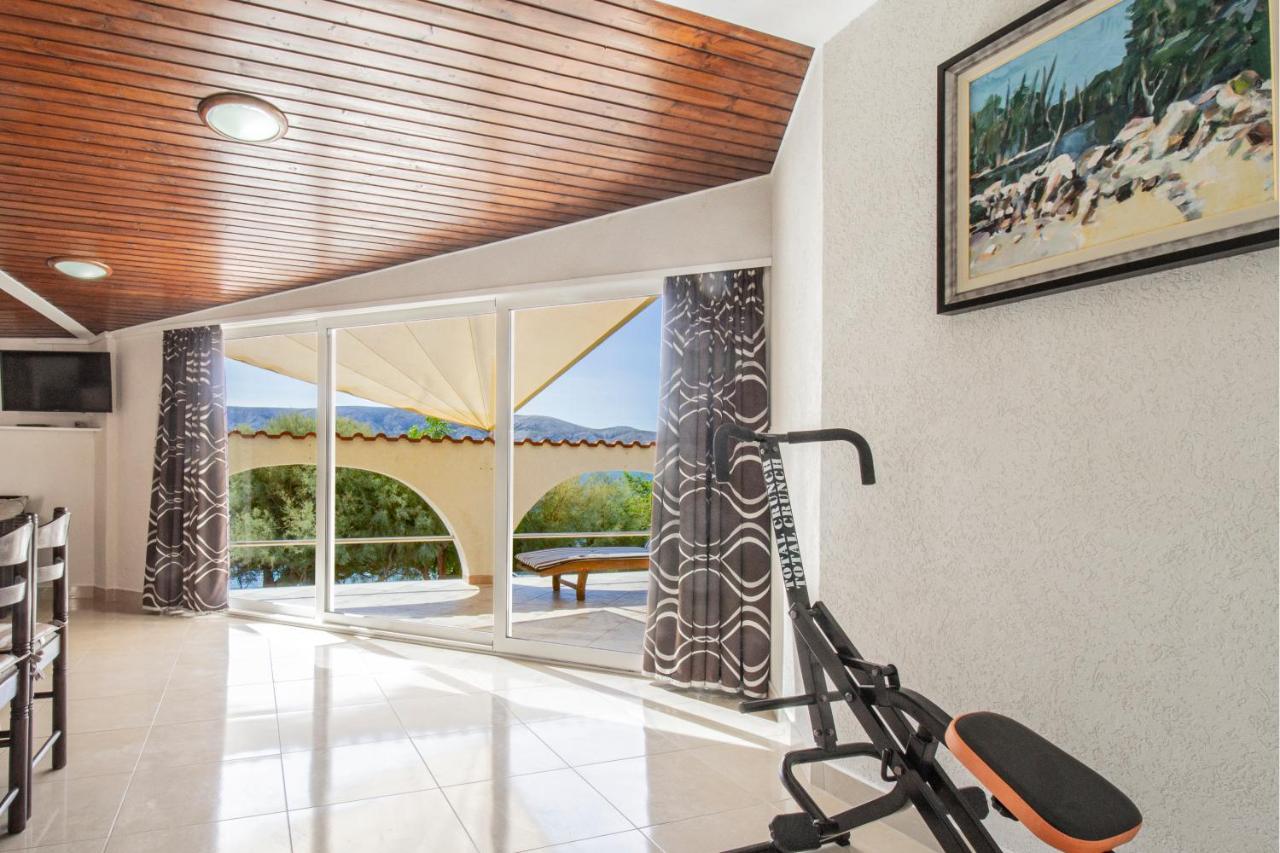 Appartamento Galapagus Privat Beach & Boat Dock Metajna Esterno foto