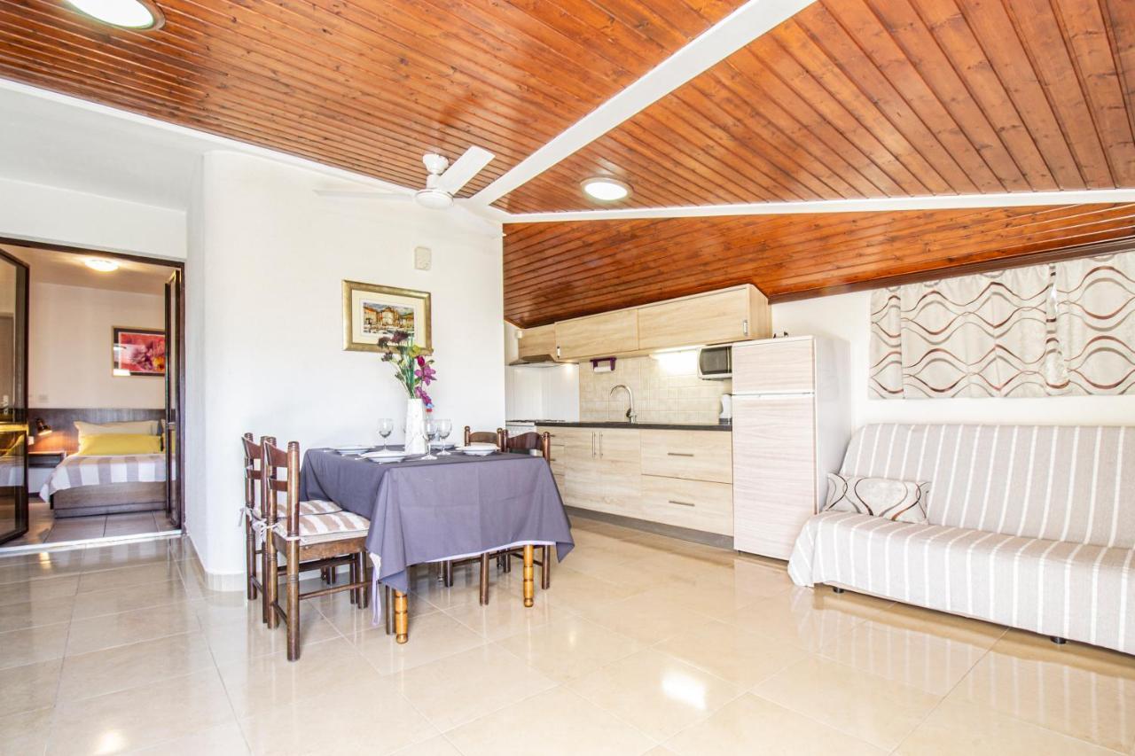 Appartamento Galapagus Privat Beach & Boat Dock Metajna Esterno foto